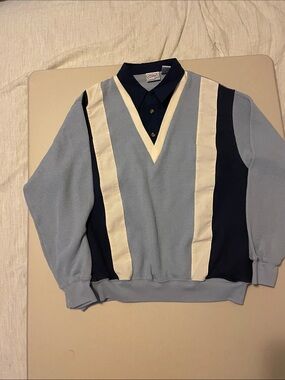 Vinatage “Casual Joe” V-Neck Panel Bowling Sweater in Light Blue,Navy w/ POCKETS